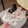 Mode enfants filles sandales léger à bout ouvert mignon fraise princesse chaussures enfant en bas âge enfants plage diapositives cuir tissage gladiateur sandale