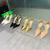 Novo couro envernizado Pointy Pumps saltos sapatos tornozelo sandálias Stiletto dedo do pé de salto alto para mulheres Designers de luxo Sapato de noite Sapatos femininos de fundo plano