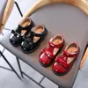 Sapatos chatos 2023 Spring Girl Girl Patent Leather Frians Dress Fild Non Slip Bow