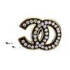 Marque de luxe Designer Broches Lettre Broches Costume Pin Designer Accessoires Bijoux Cadeaux De Fête