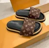 Ontwerpers zwembad kussen muilezels dames sandalen zonsondergang plat comfort gevatde voorste riem slippers modieus gemakkelijk te dragen stijl nieuwe stijl419