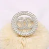 20 -leliluxury Pearls Kryształowe broszki 18K złoty plisowany kryształowy kryształowy dhinestone biżuteria broszka urok ubranie pink małżeństwo świąteczne impreza akcesoria