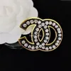 Marque de luxe Designer Broches Lettre Broches Costume Pin Designer Accessoires Bijoux Cadeaux De Fête