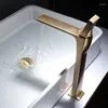 Раковина для ванной комнаты бассейн щетка золото ретро смеситель однополосная ручка поворот кухонной палубы смеситель смеситель Taps Torneira Lavatorio