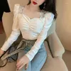 Women's Blouses Shirts Koreaanse temperament blouse vrouwen 2023 Spring vintage Hong Kong -stijl vouwen dunne goud fluwelen kanten toppen bustier femme