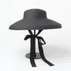 Wide Brim Hats 202312-HH7294 Hepburn Style Black Ribbon Paper Flat Leisure Sun Cap Femme Femme Paille Holiday Bage Scot22