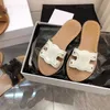 Sandales de haute qualité pantoufles TRIOMPHE Mules en cuir véritable pour femmes série Triomphe diapositives sandales plates sandales d'été de plage