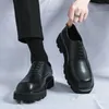 Män japan karajuku koreansk stil mode streetwear tjock plattform casual patent läder skor man snörning läderskor