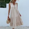 Casual ärmlös tankklänning kvinnor sommar V nackknappar ruffle midi klänningar 2023 elegant mode strand lös sundress