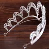 Hårklipp 2023 Fashion Cubic Zirconia Crown Hairband Tiara Wedding Accessory For Women Party Pageant Lovely Smycken Hög kvalitet