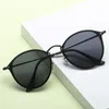 Trendige runde Sonnenbrille für Herren und Damen, Vintage-Designer-Spiegel-Sonnenbrille, 57–51, Outdoor-UV400-Brille mit Etui