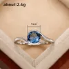 Bandringe, schlichtes und elegantes Design, kubische Damenringe, Solitär, blau, ausgefallener Brautschmuck, Hochzeit, Modeschmuck