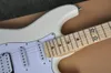 Witte elektrische gitaar met Floyd Rose, esdoornbaks met sterren inlay