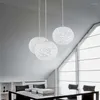 Kolye lambaları Modern İskandinav Kristal Top lambası Yuvarlak Cam Hafif Yemek Odası Restoran Üç Kafa Dökülebilir Uzaktan Kumanda Akıllı Aydınlatma