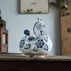 vase vases chinese style青と白の手描きのセラミック馬の飾りクラフトリビングルームテレビキャビネットホームデコレーション