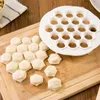 Bakningsverktyg 1pc vit plastklimpning mögel tillverkare kök bakverk diy deg press 19 hål dumplings 21x 2 cm