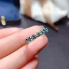 Med sidogenar grön vacker trådring 925 sterling silver diamantring. Mode smycken 230512