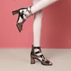 Sandalet kadın kare topuk sandalet yaz moda ayakkabıları içi boş roman ayakkabıları metal mizaç peep toe ayakkabıları fermuarlı kumlar 230515