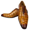 Scarpe eleganti da uomo di lusso Scarpe in pelle di vitello europee Finiture artigianali Scarpe in pelle Scarpe da uomo da uomo con punta a punta formale personalizzate