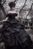Bruiloft van de schouder zwarte jurk vintage gotische ruches gedragde rok retro bruid mariage jurken outdoor lange bruidsjurken es es
