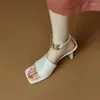 Sandales un mot boucle métal décoration solide femmes chaussures bout ouvert talons hauts 2023 été rétro mode pompes