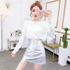 Werkjurken 2023 Dames Spring herfst Vintage 2 PCS Set Lady Pu Leather Mini Rok O-Neck Lace Up Sweater Pak Vrouwelijk Slim D402