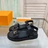 Womens Designer Sandal Wide Flat Sandals Platform Sliders Sandales Naken Sandles Shoes Classic Brand Beach Casual Woman Beach Sandels äkta läder med låda