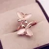 Pierścienie zespołowe Nowe przybycie kobiety Butterfly Pierścień z Moonstone Fancy Female Pinch-Ring Wedding Wedding Estetyczna modna biżuteria