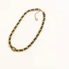 Lyxdesigner 18K Guldpläterad halsband för kvinnor märke C-bokstavsståltätning läder genom kedja halsband smycken tillbehör hög kvalitet aldrig blekna 13stil