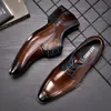 Man Brogue schoenen Oxford Casual Handmade Retro British Black Coffee Cross-Tied schoeisel Volledig echte koeienleer 2022 Spring