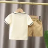 Completi di abbigliamento Estate Neonato Moda Orso Ricamo Manica corta TshirtShorts Bambini 2 pezzi Tuta 15Y Ragazza Bambini Sport Set 230512