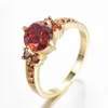 Band Rings Luxury fêmea de jóias de pedras vermelhas fêmeas charme dourado colorido fino anéis de casamento para mulheres anel de noivado de zircão redondo clássico