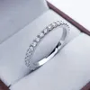 Met zijstenen iogou 2mm d kleurrijke eeuwige trouwring origineel 925 sterling zilveren wit goud stapelbare ring voor vrouwen groothandel 230512