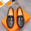 2023 Novo moda luxuosa camurça, cocôs de gestos de designer de couro mocassins casuais sapatos oxfords moda masculina apontada de toe man -shoe