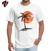 T-shirt da uomo Holiday Resort T-shirt per uomo uomo Cotton Tee Striped Line Art Top Sunset Palm Tree Beach Scenery Tshirt Casual Summer