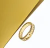 Anel de torção de letra de letra Francesa French Temperamento elegante minimalista anel de vento frio por atacado