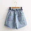 Kvinnors shorts sommaren hög midja denim shorts kvinnor casual lös dam mode rulla upp hem elastisk midja ficka blå vit jeans kvinnlig 230515