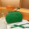 Bola de canal de grife de canal ombro Luxurys Moda Bands Bandce Crossbody Mini Bag Mulher Mulher Couro Preto Branco Rosa Verde Maquiagem Bolsa de praia