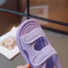 Sandálias garotinha dos pés abertos sandálias menino menino de verão loop sapatos infantil bebê fora da moda plana sandal 23-36 230515