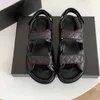 designer dad sandals Kadınlar ünlü Calfskin Quilted Sandla Slides Buckle Strap Beach Shose Luxury Plate-formu DHgate Kutusu ile