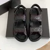 designer dad sandals Donne Donne Famose Pelle di Vitello Trapuntata Sandla Slides Fibbia Ankle Strap Beach Shose Piatto di Lusso-forme DHgate Con Box