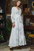 Vestidos casuais 2023 Vestido de férias de manga longa Bordado de algodão branco Mujer Boho Floral Hollow Out Maxi Chic Robes