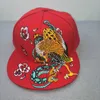スナップバックチャイナスタイルの野球帽Avicii高品質の蝶と花動物刺繍秋キャップ