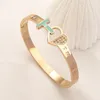 الأزياء الفاخرة الفاخرة Bangle جديدة 2023 أساور الكفة 18K الذهب مطلي سوار المعادن العلامة التجارية 2023 هدية قلب الإسهار للنساء حب المجوهرات بالجملة ACCE