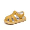 Sandálias bayi perempuan laki laki musim panas sepatu balita anti tabrakan pantai anak kulit asli alas lunak 230516