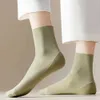 Calcetines Calcetería Primavera verano calcetines de tubo de seda de hielo cualquier corte calcetines de algodón de color sólido sin costuras calcetines femeninos de tubo medio P230516