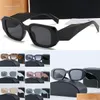 Solglasögon modedesigner för Man Woman Classic Eyeglasses Goggle Outdoor Beach Sun Glasögon 7 Färg Valfri Drop Delivery Accessor Dhouk
