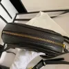 7A Marmont Sac à bandoulière Sac de taille pour femme Zipper Open Stripe Leather Logo en métal Luxury Commuter Designer Bag ID royalfashion_bag