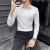 Casual shirts voor heren Spring Solid Color Long Sleeve Herenhirt Koreaanse versie Slim Fit Chic Fashion Blouses Polo Neck Male kleding Business Pak 230516