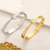 Designer Nail Bracelet Amour Bracelet Bracelet pour Femmes De Luxe En Acier Inoxydable Bracelet 18K Or Ruban Cadeau Manchette Bracelet Anniversaire Bijoux En Gros